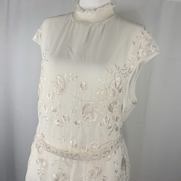 Hope & Ivy Ivory Bridal Floral Beaded & Embroidered Dress- NWT - Picture 6 of 15